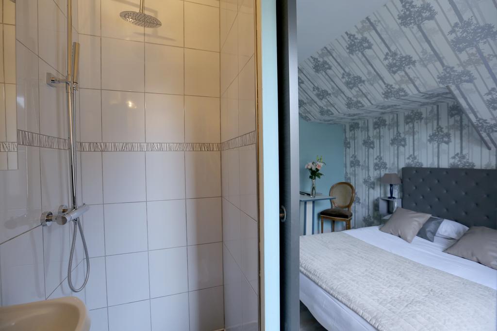 فندق Auberge La Pomme De Pin Senonches الغرفة الصورة