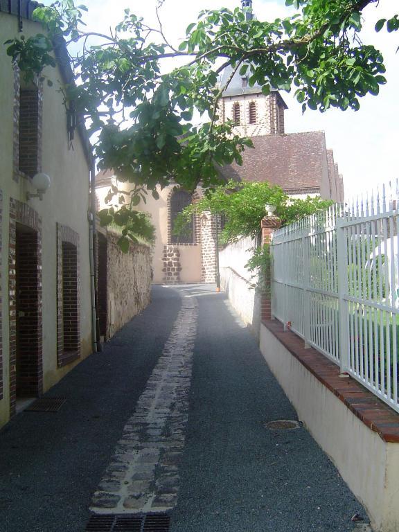 فندق Auberge La Pomme De Pin Senonches المظهر الخارجي الصورة
