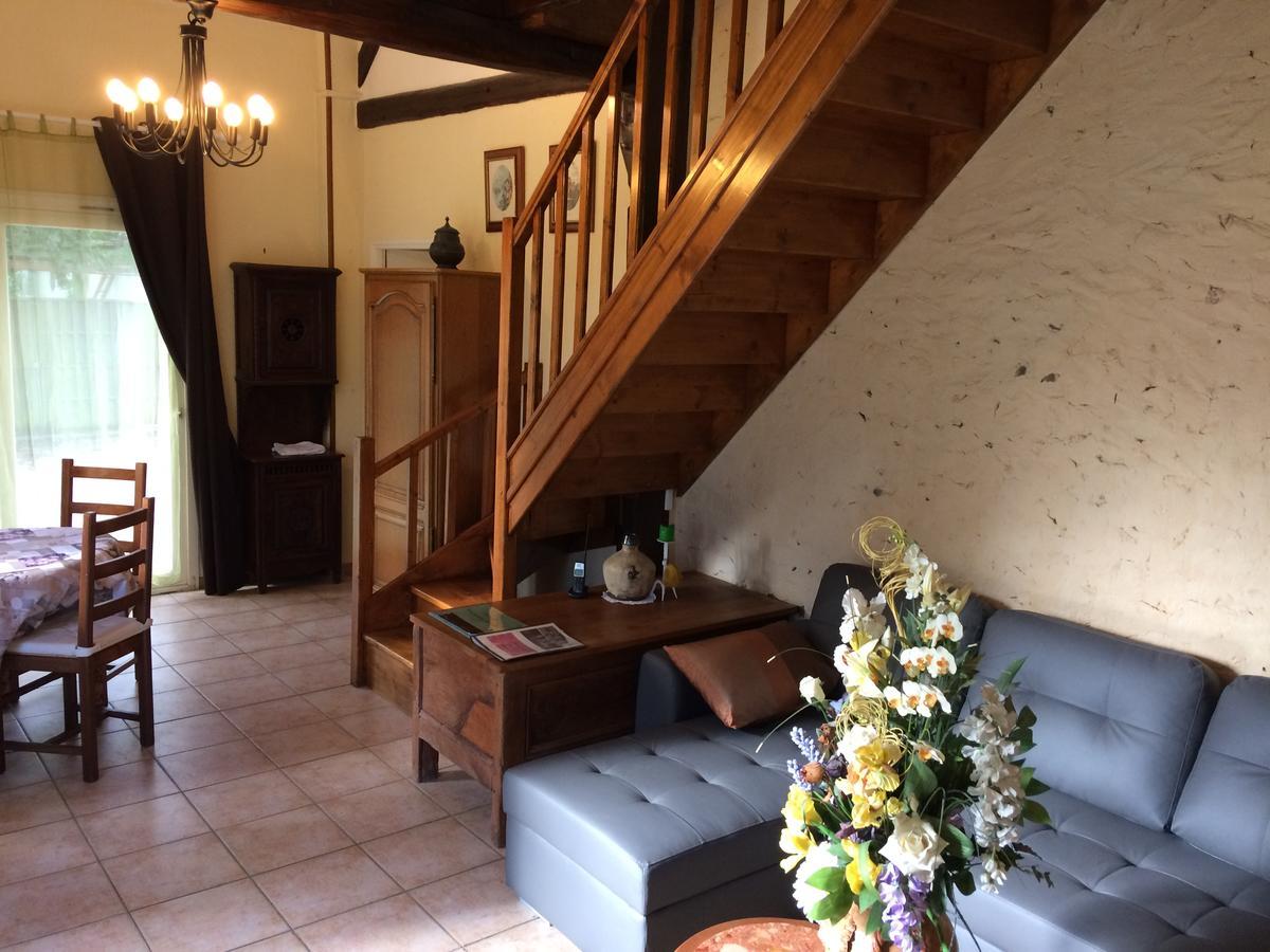 فندق Auberge La Pomme De Pin Senonches المظهر الخارجي الصورة