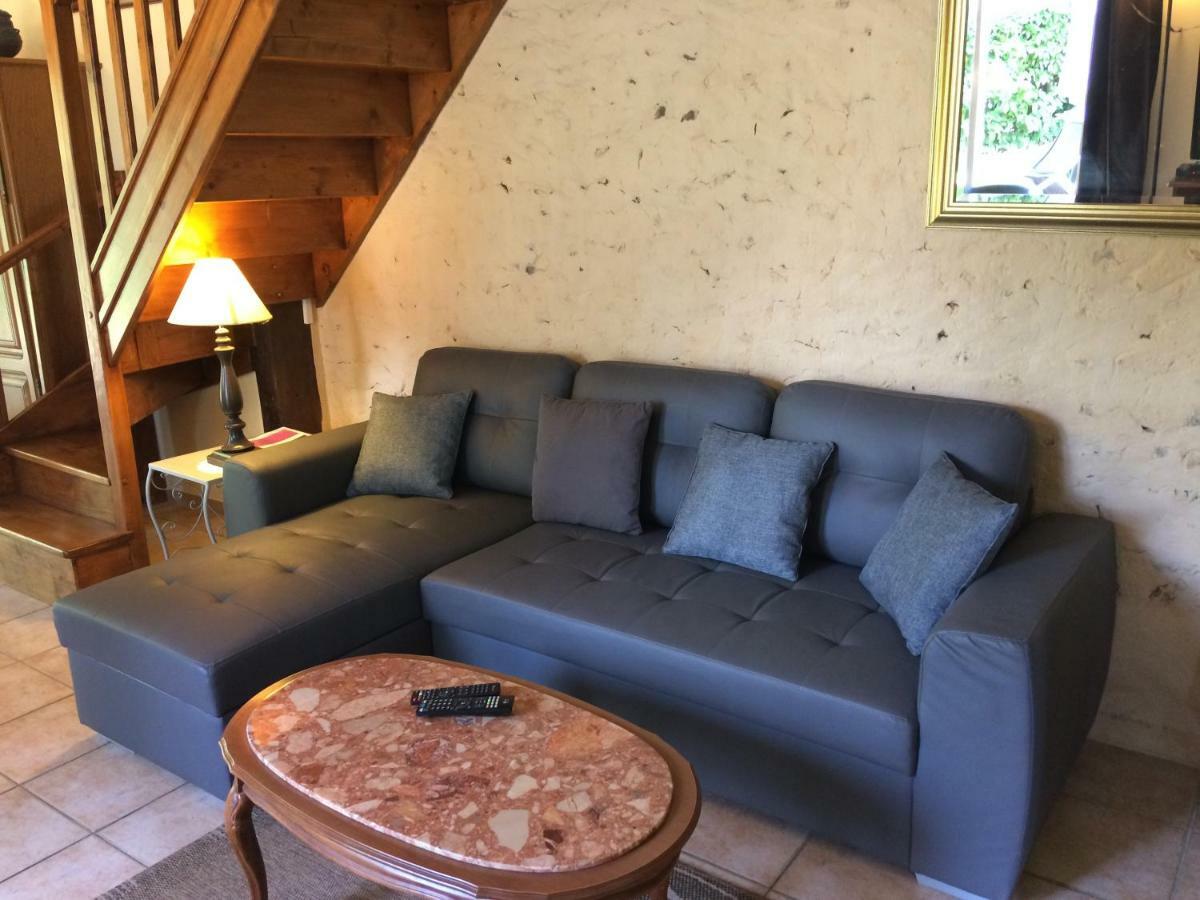 فندق Auberge La Pomme De Pin Senonches المظهر الخارجي الصورة